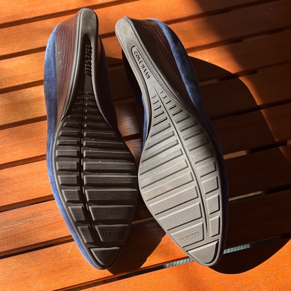 Cole Haan Sloane Wedge Pumps Blue Suede Size 8.5 Office Party Professional - Picture 5 of 5